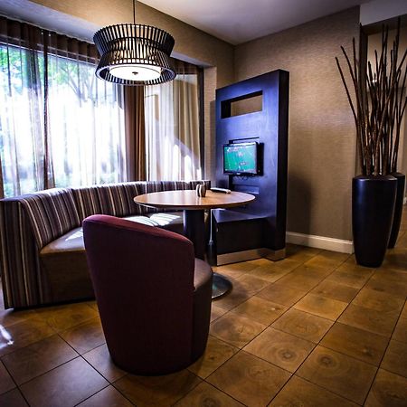 מלון Courtyard Memphis East/Bill Morris Parkway מראה חיצוני תמונה