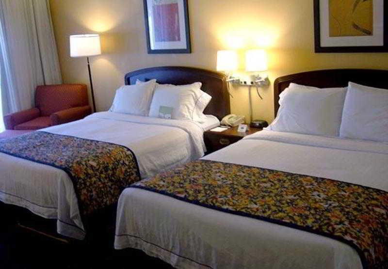 מלון Courtyard Memphis East/Bill Morris Parkway מראה חיצוני תמונה