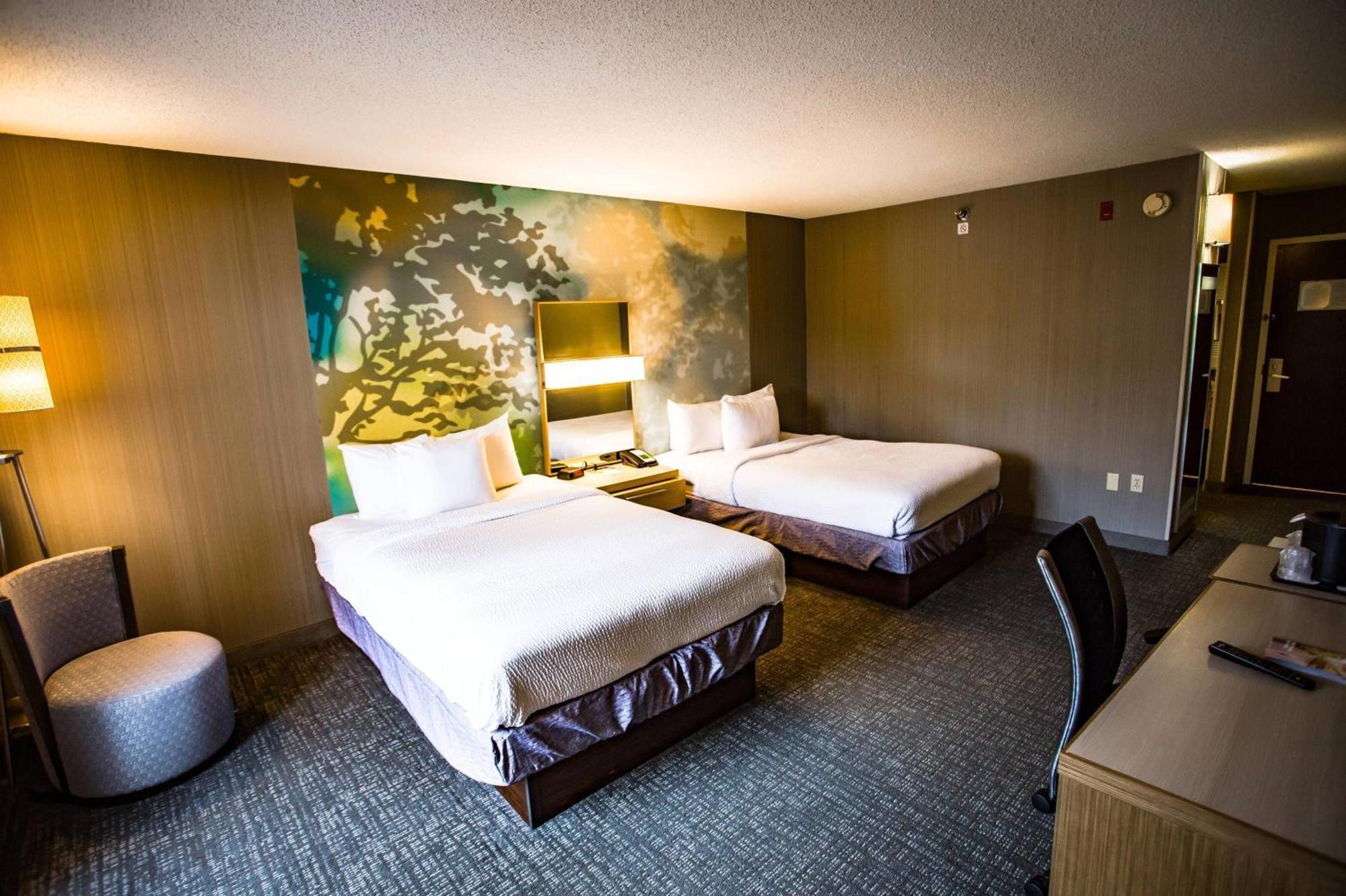 מלון Courtyard Memphis East/Bill Morris Parkway מראה חיצוני תמונה