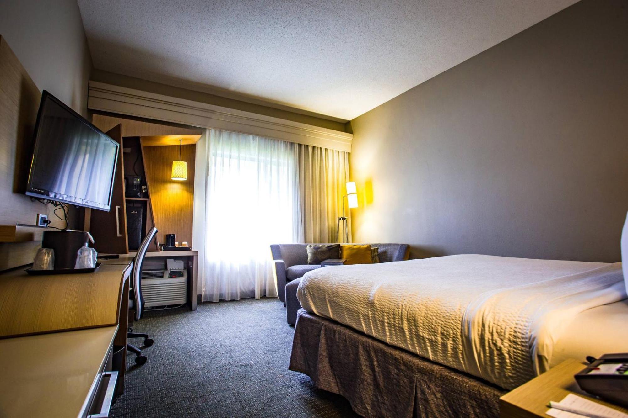 מלון Courtyard Memphis East/Bill Morris Parkway מראה חיצוני תמונה